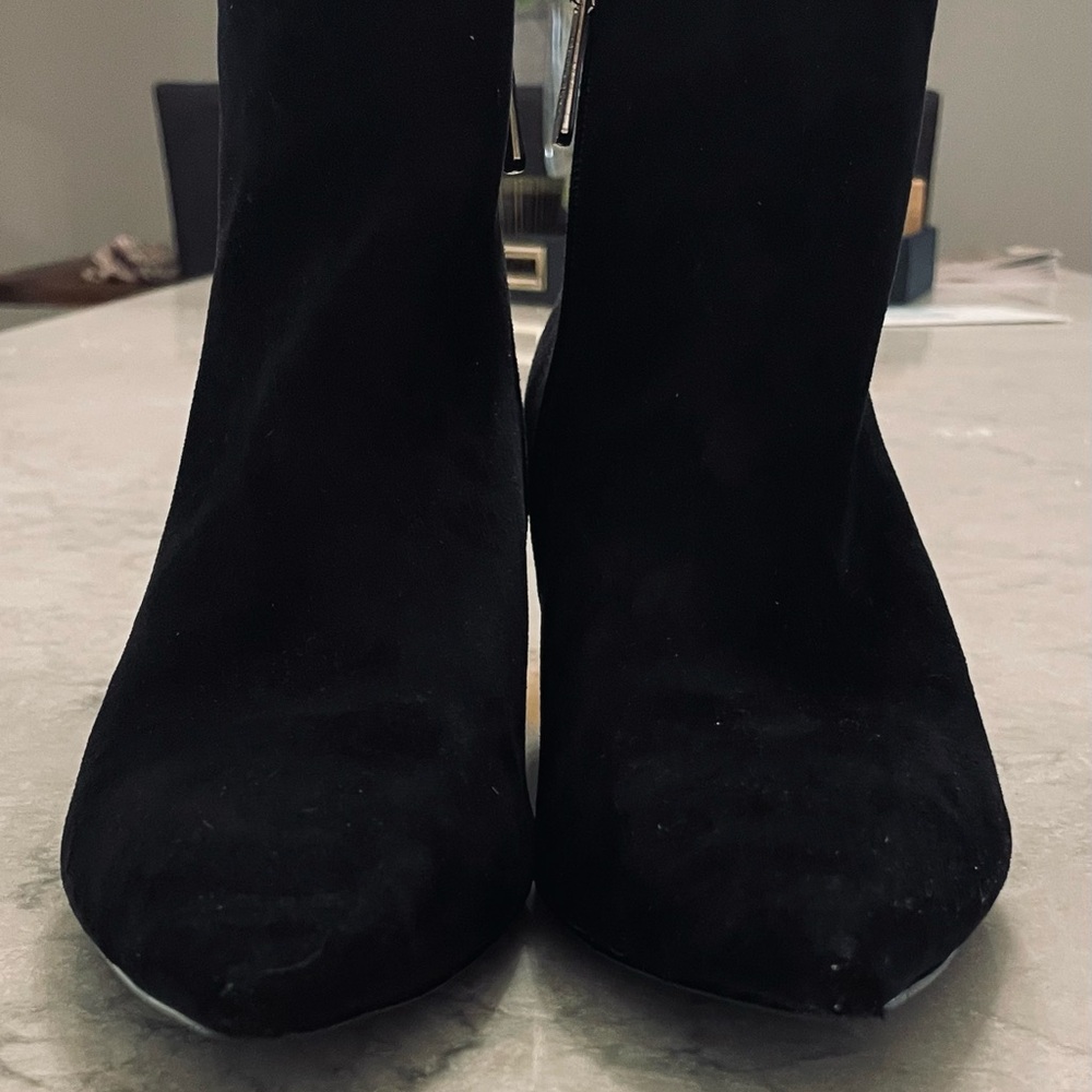 Charles by Charles David ankle boots in black faux suede/ size 8 1/2/ EUC/no box - Picture 14 of 15